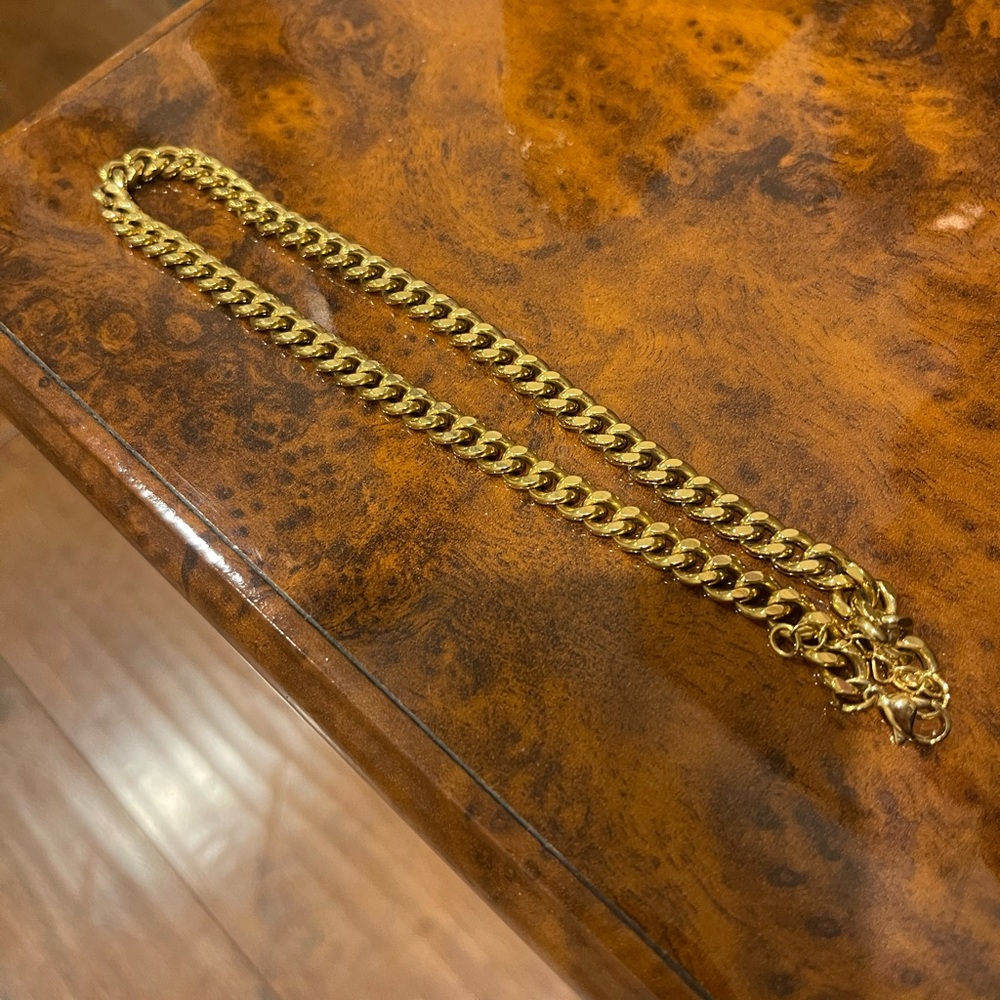 Gold color Cuban link necklace/choker